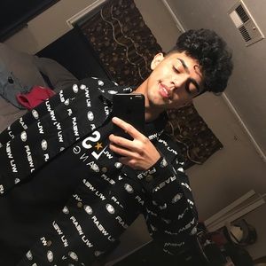 Meet your Posher, Gregory